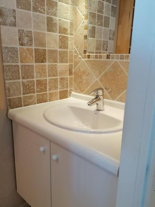 Maison T3 Avec Vue Au Bord De L'Etang Istres Dış mekan fotoğraf